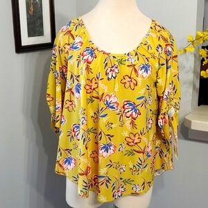 MELISSA Paige Bohemian mustard yellow top. Size petite medium. Oversized
